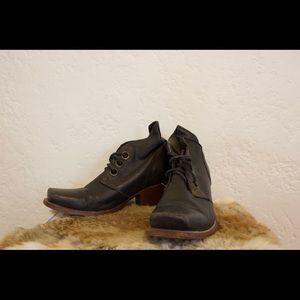 John Fluevog black leather heeled boots size 9